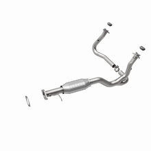 Load image into Gallery viewer, MagnaFlow Conv DF 2000 S10 4.3L 4WD - Additional View 13