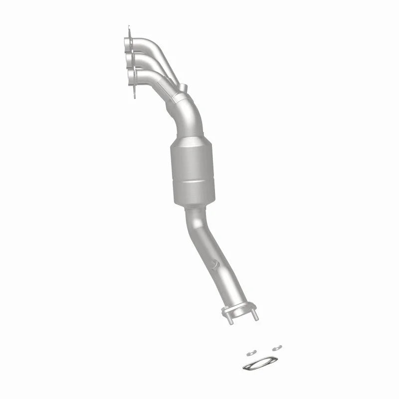 MagnaFlow Conv DF 2008-2010 BMW 528i/528i xDrive 3.0L Underbody - Back View