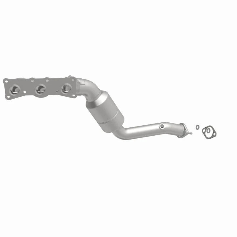 MagnaFlow Conv DF 2008-2010 BMW 528i/528i xDrive 3.0L Underbody - Installation View