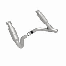 Load image into Gallery viewer, MagnaFlow Conv DF 2008 Chrysler Aspen 4.7L/Dodge Durango 4.7L 2WD - Additional View 6