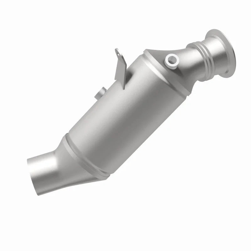 MagnaFlow Conv DF 2015 BMW 640i/740i Underbody - Side View