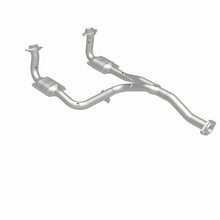 Load image into Gallery viewer, MagnaFlow Conv DF 3.7L OEM fits 2005-2007 Jeep Liberty - Installation View