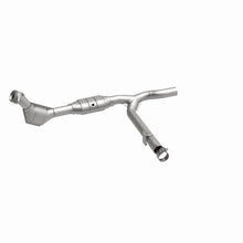 Load image into Gallery viewer, MagnaFlow Conv DF 4.6L fits 1999-2000 Ford F-150 - Additional View 6