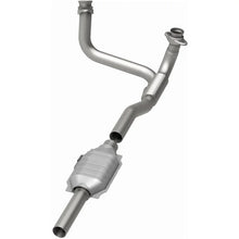 Load image into Gallery viewer, MagnaFlow Conv DF 88-95 Ford Trucks 5.8L V8 - Installation View