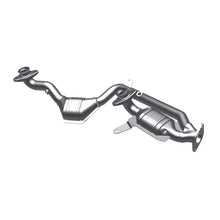Load image into Gallery viewer, MagnaFlow Conv DF 95-97 Continental 4.6 front - Side View