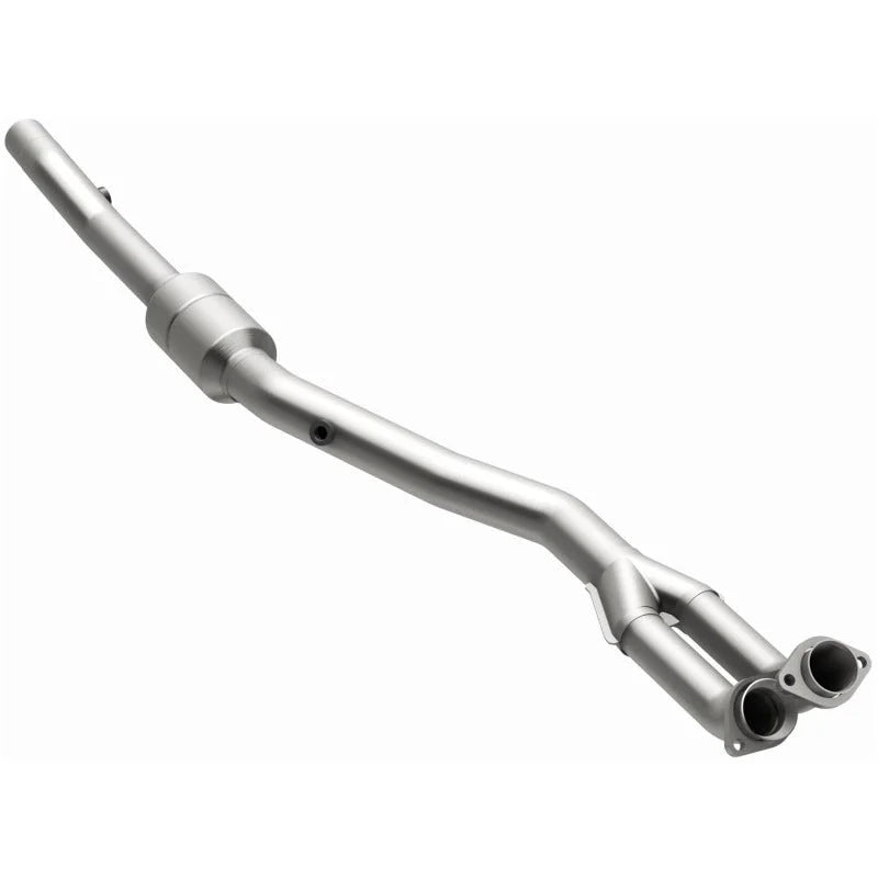 MagnaFlow Conv DF 96-97 BMW 840 4.4L Driver Side - Back View