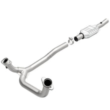 Load image into Gallery viewer, MagnaFlow Conv DF 96 Ford E-Series Van 5.8L - Main Product View