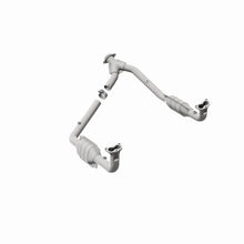 Load image into Gallery viewer, MagnaFlow Conv DF 97 Land Rover Defender 90 4.0L Y-Pipe Assy / 96-99 Discovery 4.0L Y-Pipe Assy - Back View