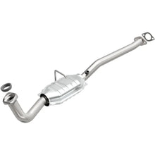 Load image into Gallery viewer, MagnaFlow Conv DF 98-01 Metro/Swift 1.3 rr OE - Main Product View