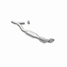 Load image into Gallery viewer, MagnaFlow Conv DF 98 Ford Expedition 5.4L - Additional View 7