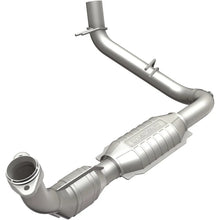 Load image into Gallery viewer, MagnaFlow Conv DF 98 Ford Expedition 5.4L - Side View