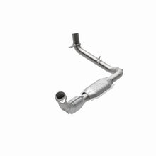 Load image into Gallery viewer, MagnaFlow Conv DF 98 Ford Expedition 5.4L - Additional View 8