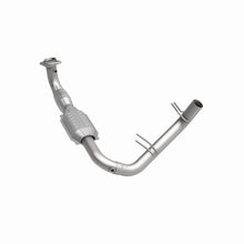 Load image into Gallery viewer, MagnaFlow Conv DF 98 Ford Expedition 5.4L - Additional View 16