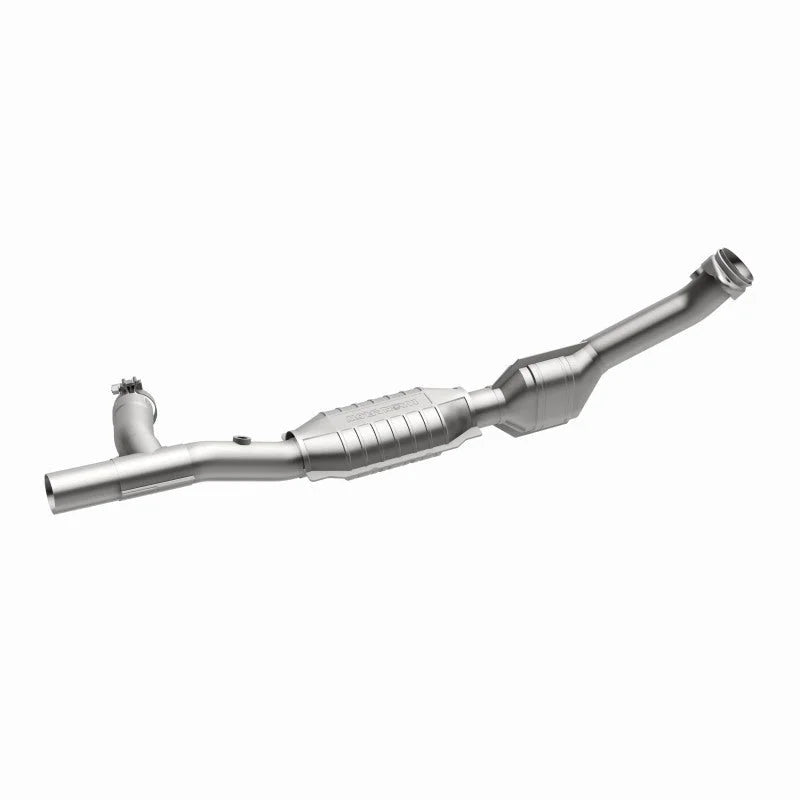 MagnaFlow Conv DF 99-00 Ford Trucks 5.4L - Installation View