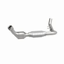 Load image into Gallery viewer, MagnaFlow Conv DF 99-02 Expedition 5.4L 4wd - Additional View 8