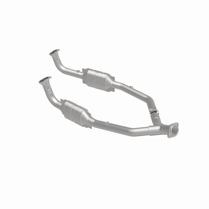 MagnaFlow Conv DF 99-04 LR Discovery V8 OEM - Installation View