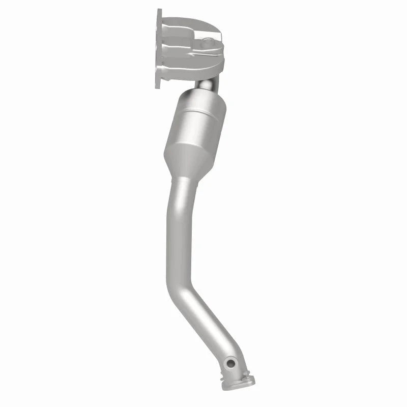 MagnaFlow Conv DF BMW 5 01-03 front OEM - Back View