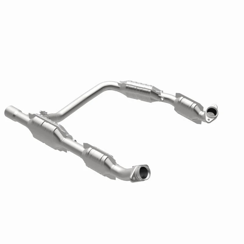 MagnaFlow Conv DF Ford E350 Van 06 5.4L OEM - Back View