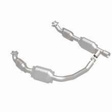 Load image into Gallery viewer, MagnaFlow Conv DF Ford E350 Van 06 5.4L OEM - Installation View