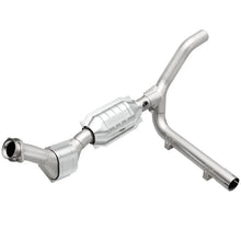 Load image into Gallery viewer, MagnaFlow Conv DF P/S 4WD fits 1997-1998 Ford F-150 Pickup 4.2L - Side View
