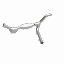 Load image into Gallery viewer, MagnaFlow Conv DF P/S 4WD fits 1997-1998 Ford F-150 Pickup 4.2L - Installation View