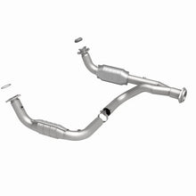 Load image into Gallery viewer, MagnaFlow Conv DF Y-Pipe Assy fits 2007-2009 Hummer H2 Truck - Additional View 9