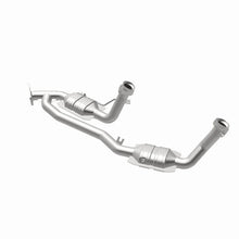 Load image into Gallery viewer, MagnaFlow Conv DF fits 2004-2007 Ford Freestar / Mercury Monterey 3.9L - Installation View
