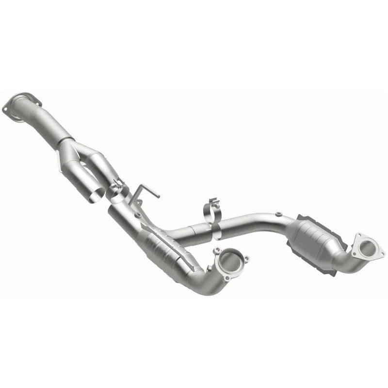 MagnaFlow Conv Direct Fit 11-16 Chevrolet Silverado 2500HD/3500HD / GMC Sierra 2500HD/3500HD - Installation View