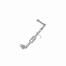 Load image into Gallery viewer, MagnaFlow Conv Direct Fit OEM 2001-2004 Toyota Sequoia Underbody - Side View