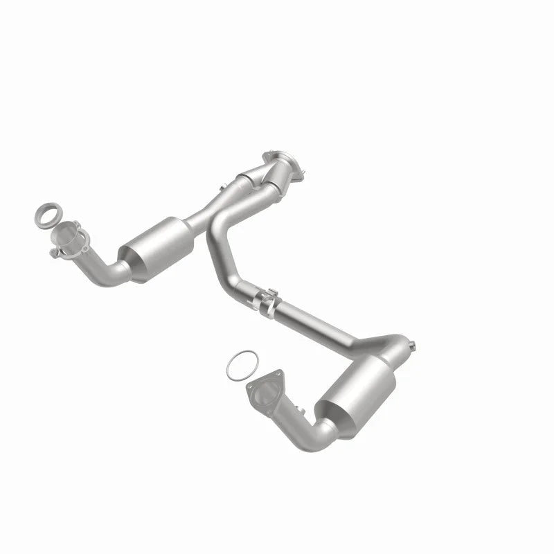 MagnaFlow Conv Direct Fit OEM 2005 GMC Sierra/Chevrolet Silverado 1500/Cadillac Escalade Underbody - Side View