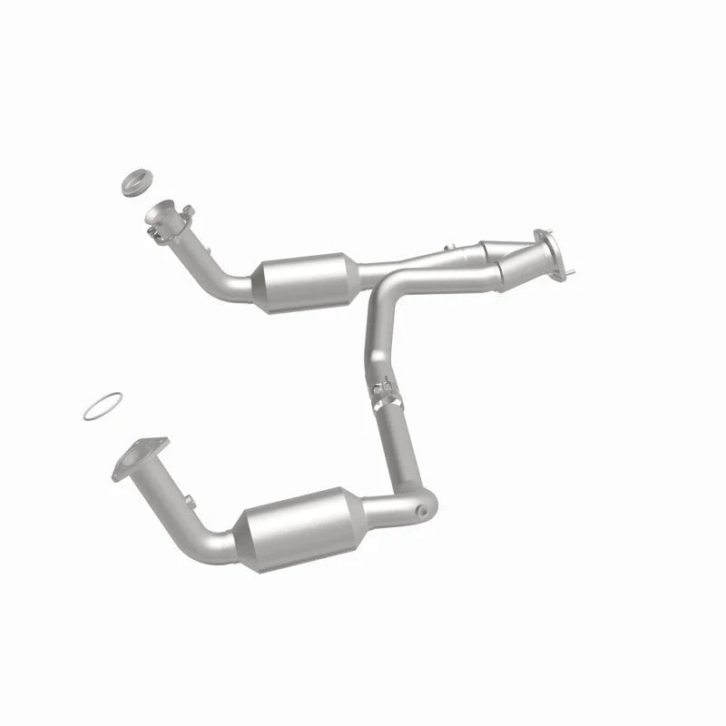 MagnaFlow Conv Direct Fit OEM 2005 GMC Sierra/Chevrolet Silverado 1500/Cadillac Escalade Underbody - Additional View 5