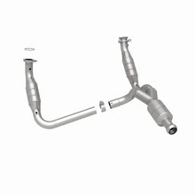 Load image into Gallery viewer, MagnaFlow Conv Direct Fit fits 2009-2013 Chevrolet Avalanche / Silverado 1500 / Suburban 1500 / Tahoe / GMC Sierra 1500 / ...