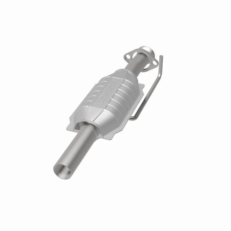 MagnaFlow Conv Ford-Mercury 26X6.5X4 2/2 - Installation View