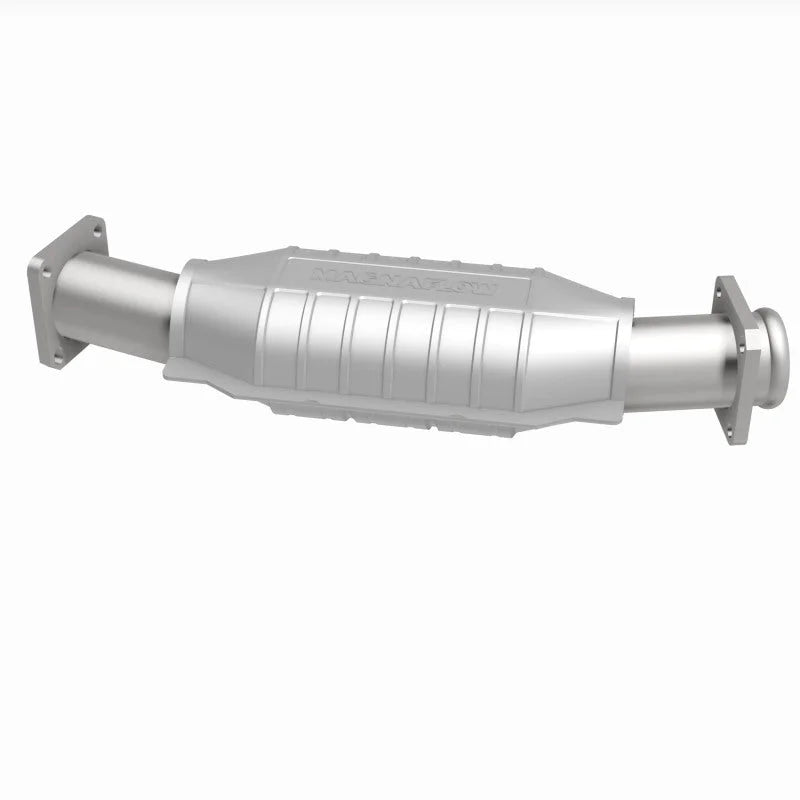 MagnaFlow Conv GM 19.75X6.5X4 2.5/2.5 - Installation View