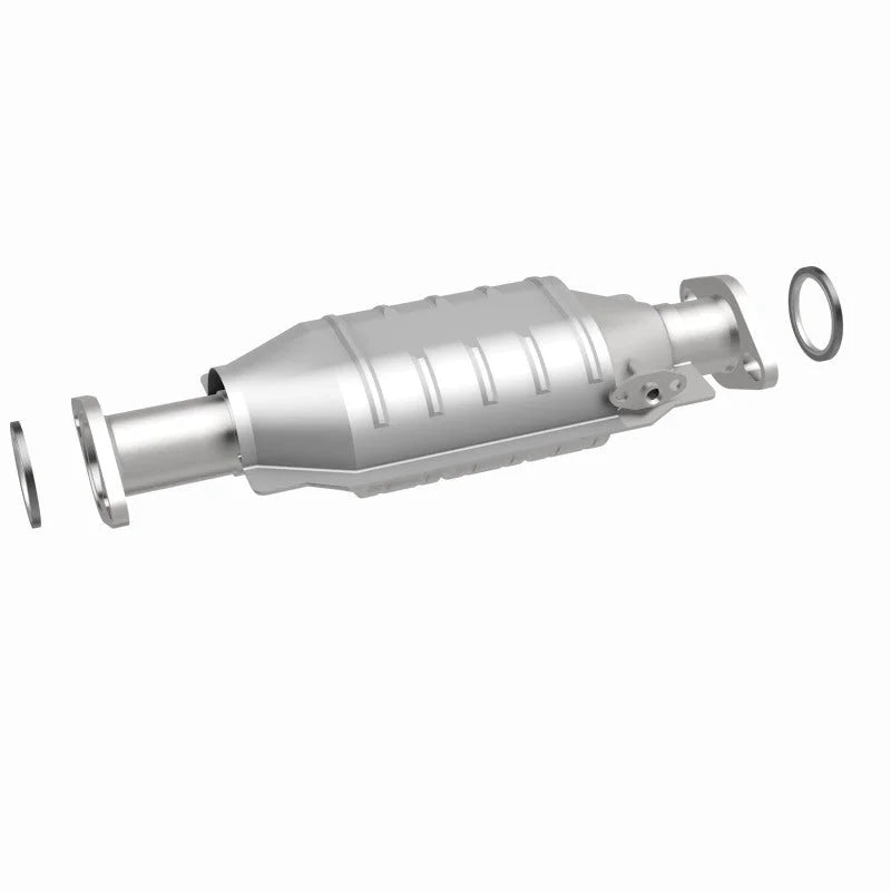 MagnaFlow Conv Toyota 23887 17.75X6.5X4 2/2 - Installation View