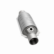 Load image into Gallery viewer, MagnaFlow Conv Universal 2.50 inch CA Tier 1 fits 1995-1999 Acura NSX / INFINITI G20 / Nissan 200SX / Nissan Sentra / Volk...