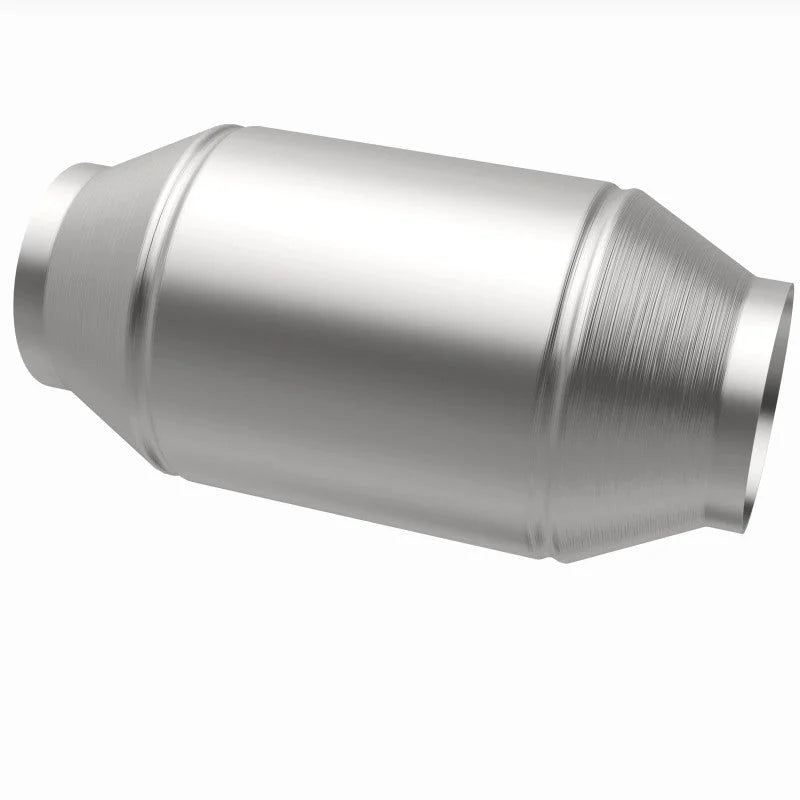 MagnaFlow Conv Universal 2.50 inch C/C CA Pre-OBDII - Back View