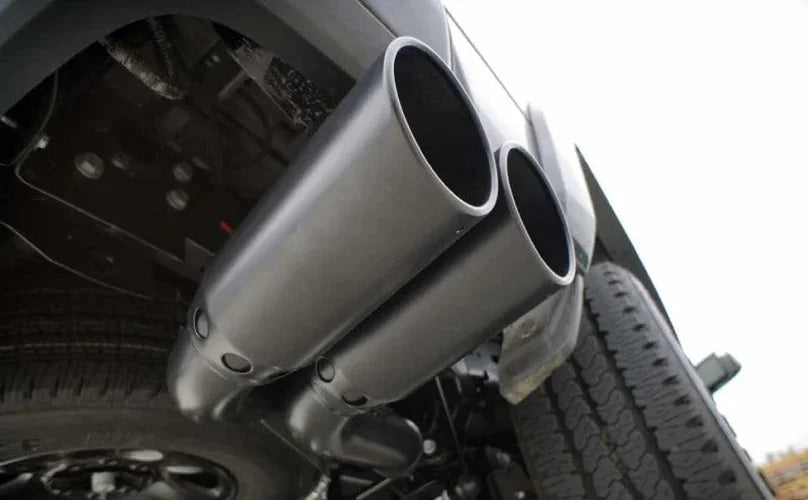 MagnaFlow 07-17 Dodge Ram 2500/3500 6.7L DPF-Back Black 4in Dual Single Passenger Side Rear Exit - Installation View