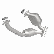 Load image into Gallery viewer, MagnaFlow Direct Fit Catalytic Converter 01-04 Explorer OEM - Back View