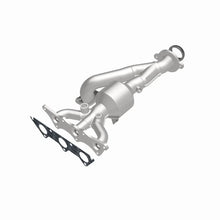 Load image into Gallery viewer, MagnaFlow Direct Fit Catalytic Converter 04-10 Mitsu Endeavor 3.8L - Additional View 9