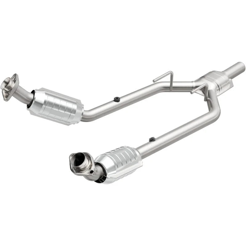 MagnaFlow Direct Fit Catalytic Converter 96-97 Mercury Cougar 3.8L - Main Product View