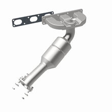 Load image into Gallery viewer, MagnaFlow Direct Fit Catalytic Converter BMW 5 01-03 Rear OEM - Side View