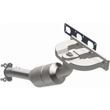 Load image into Gallery viewer, MagnaFlow Direct Fit Catalytic Converter BMW 5 01-03 Rear OEM - Additional View 6