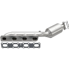 Load image into Gallery viewer, MagnaFlow Direct-Fit SS Catalytic Converter (California) fits 2004-2006 Nissan Titan 5.6L V8 - Side View