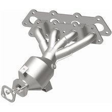 Load image into Gallery viewer, MagnaFlow Direct-Fit SS OEM Catalytic Converter 12-15 Hyundai Accent L4-1.6LGAS - Installation View