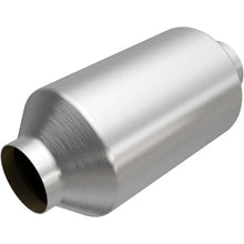 Load image into Gallery viewer, MagnaFlow GM 3500/4500 HD 6.0L 3in Universal Converter - Main Product View