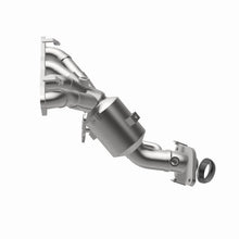 Load image into Gallery viewer, MagnaFlow OEM Grade 12-17 Toyota Prius C Federal / EPA Compliant Manifold Catalytic Converter - Additional View 11