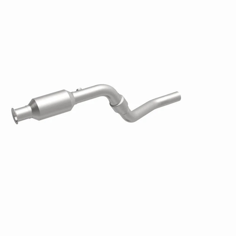 Magnaflow 00-04 Chrysler 300M 3.5L Direct Fit Converter - Installation View