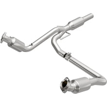Load image into Gallery viewer, Magnaflow 01-02 Dodge Ram 2500 5.9L Direct Fit Converter - Main Product View