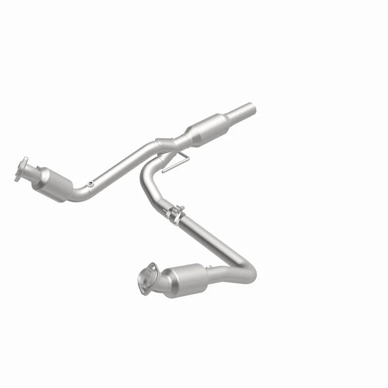 Magnaflow 01-02 Dodge Ram 2500 5.9L Direct Fit Converter - Installation View